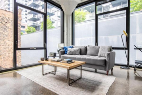 River N 1BR w Gym Rooftop nr L Parks CHI-321